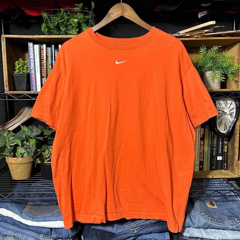 Nike Center Swoosh Tee Orange White Essentials Solid Color Embroidered Shirt XL